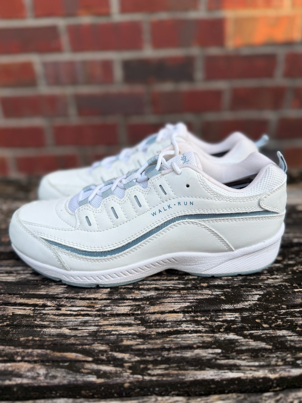 Easy Spirit Romy Women's Size 8.5 White Leather Classic Walking Sneakers P6
